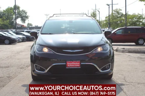 Photos of 2017 Chrysler Pacifica Touring-L for sale in Waukegan, IL at Your Choice Autos - Waukegan