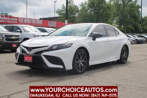 White 2022 Toyota Camry SE 4dr Sedan for sale in Waukegan, IL