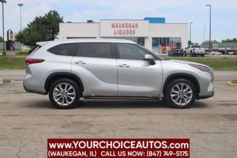 Photos of 2021 Toyota Highlander Limited 4dr SUV for sale in Waukegan, IL at Your Choice Autos - Waukegan