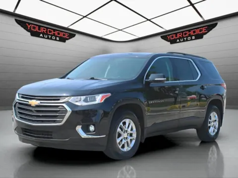 Black 2020 Chevrolet Traverse LT Cloth for sale in Waukegan, IL