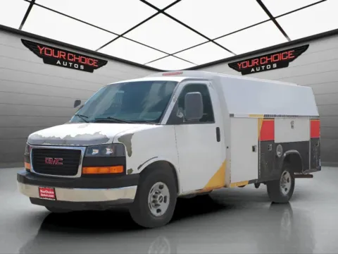 White 2009 GMC Savana Cutaway 3500 for sale in Waukegan, IL