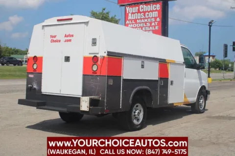 More photos of 2009 GMC Savana Cutaway 3500 at Your Choice Autos - Waukegan, IL