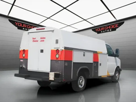 More photos of 2009 GMC Savana Cutaway 3500 at Your Choice Autos - Waukegan, IL