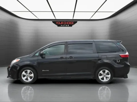 Another view of 2019 Toyota Sienna L 7 Passenger 4dr Mini Van for sale in Waukegan, IL at Your Choice Autos - Waukegan