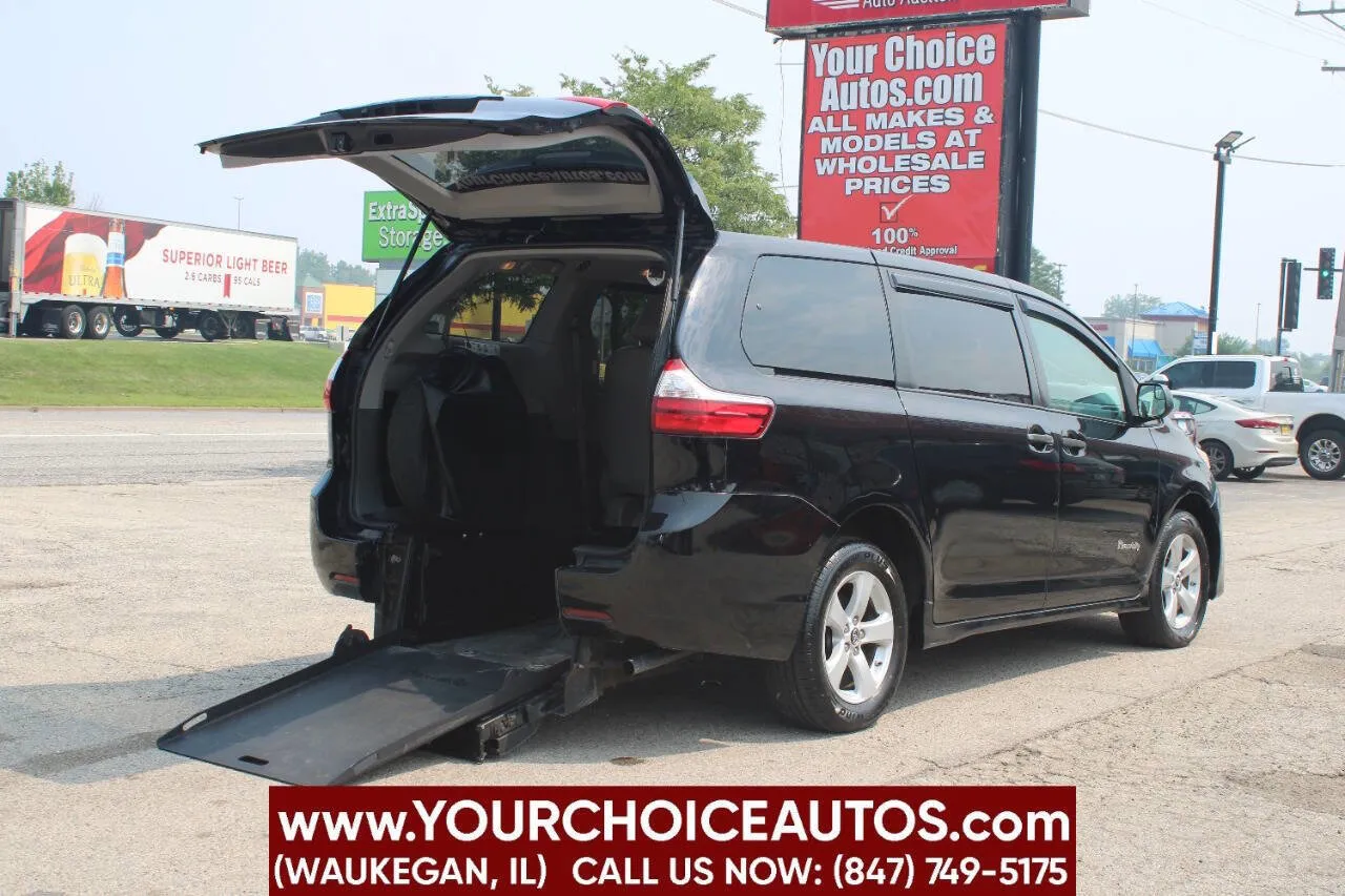 Black 2019 Toyota Sienna L 7 Passenger 4dr Mini Van for sale in Waukegan, IL