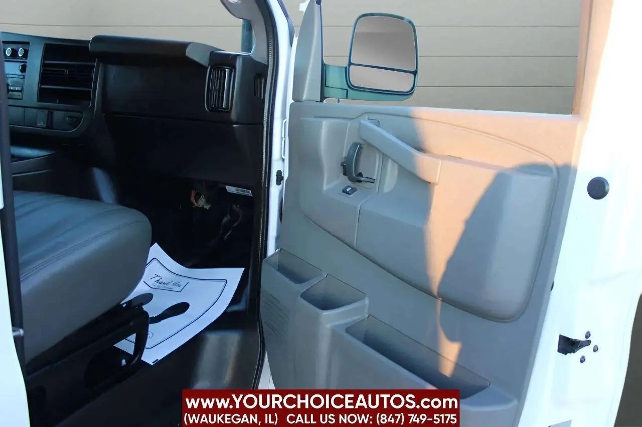 2016 GMC Savana Cargo Work Van - Photo 11