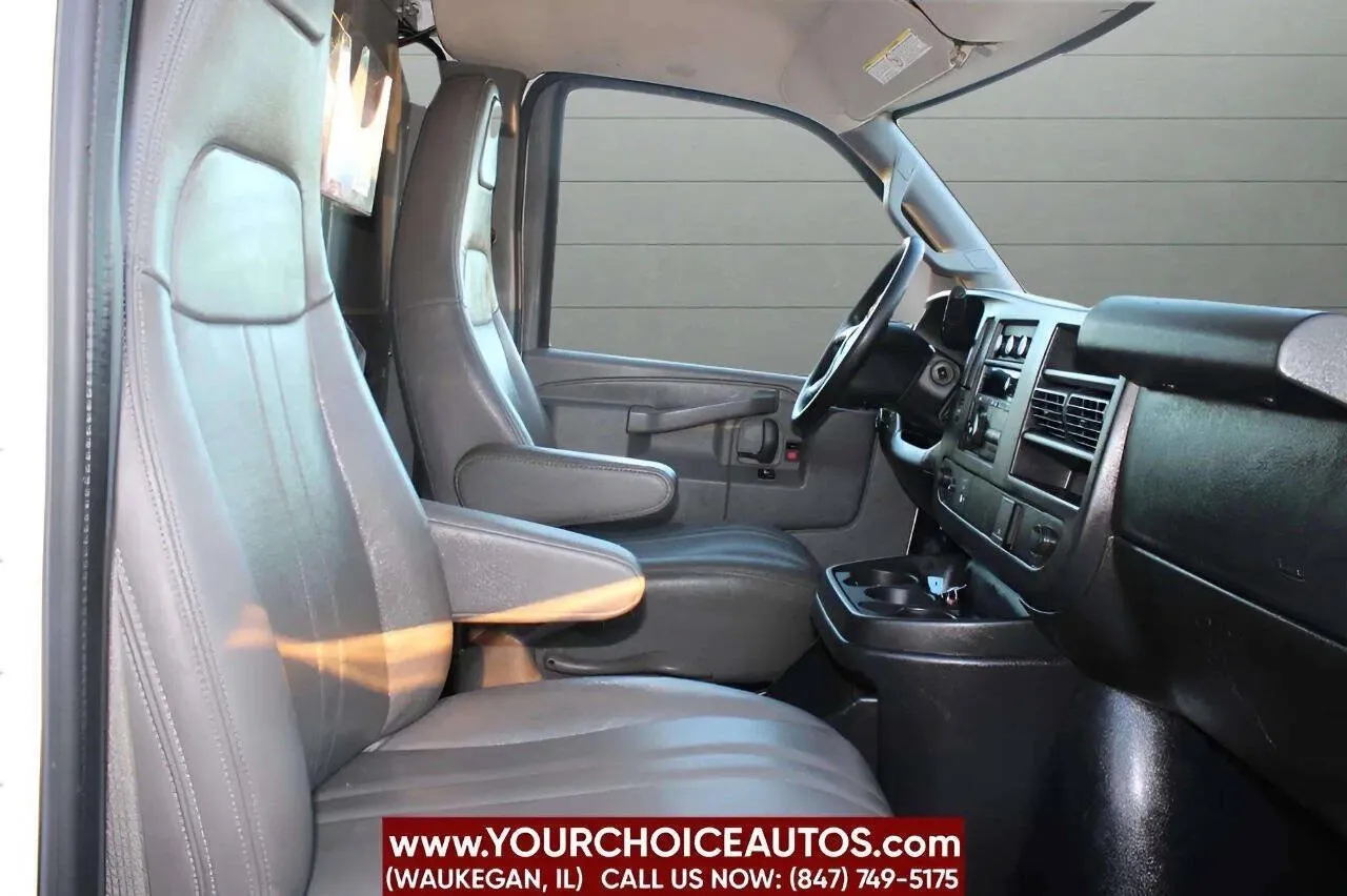 2016 GMC Savana Cargo Work Van - Photo 17