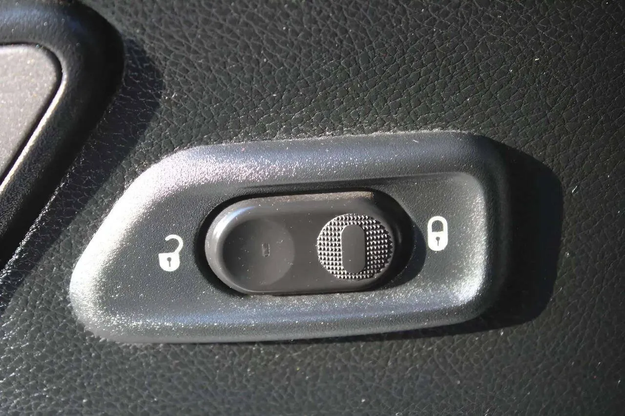 2017 Jeep Wrangler Unlimited Sport S - Photo 20