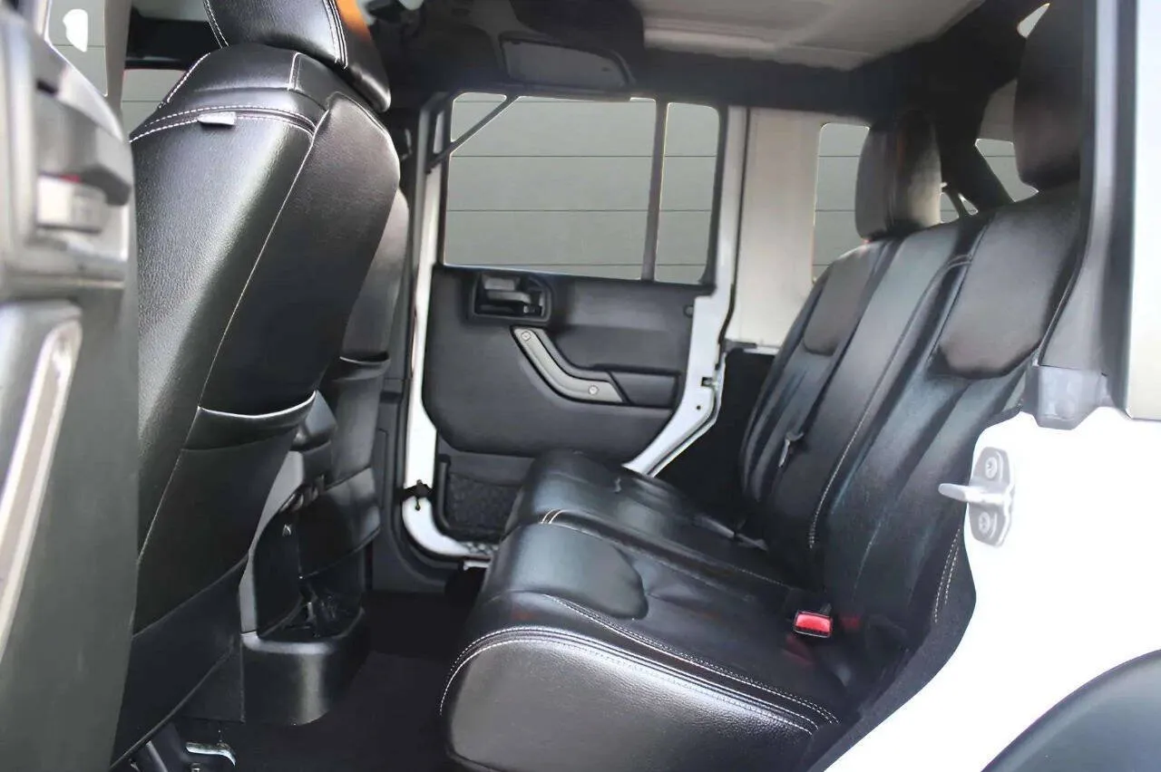 2017 Jeep Wrangler Unlimited Sport S - Photo 14