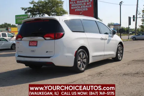 More photos of 2018 Chrysler Pacifica Hybrid Limited at Your Choice Autos - Waukegan, IL