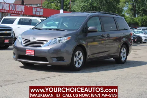 Gray 2016 Toyota Sienna LE 8 Passenger 4dr Mini Van for sale in Waukegan, IL