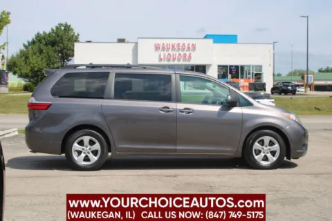 More photos of 2016 Toyota Sienna LE 8 Passenger 4dr Mini Van at Your Choice Autos - Waukegan, IL