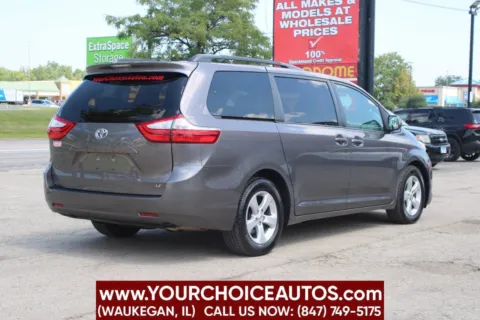 More photos of 2015 Toyota Sienna LE 7 Passenger Auto Access Seat 4dr Mini Van at Your Choice Autos - Waukegan, IL