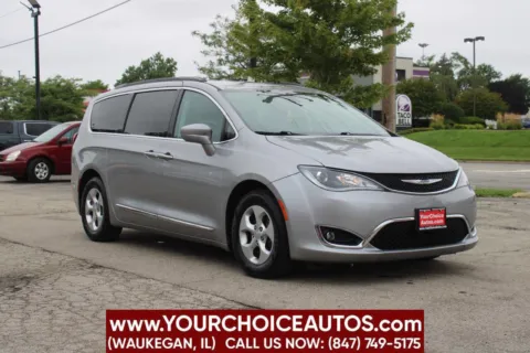 Another view of 2017 Chrysler Pacifica Touring-L for sale in Waukegan, IL at Your Choice Autos - Waukegan