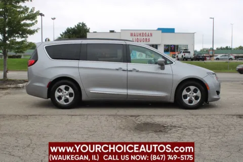 More photos of 2017 Chrysler Pacifica Touring-L at Your Choice Autos - Waukegan, IL