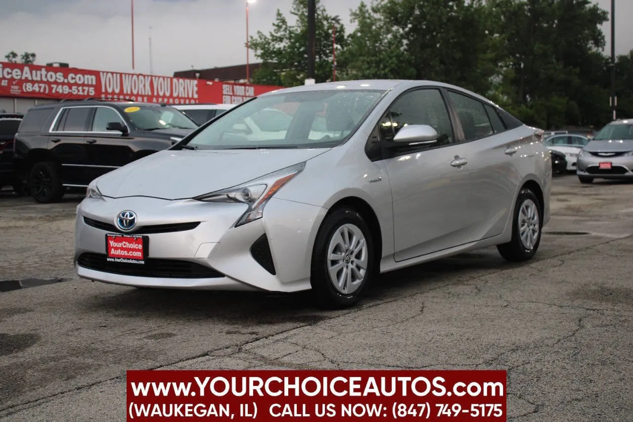 Silver 2016 Toyota Prius Two for sale in Waukegan, IL