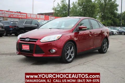 Red 2013 Ford Focus SE for sale in Waukegan, IL