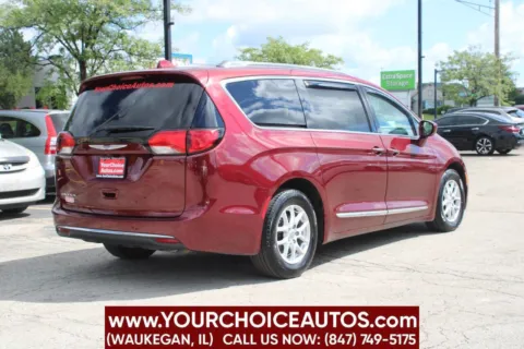 More photos of 2020 Chrysler Pacifica Touring L at Your Choice Autos - Waukegan, IL
