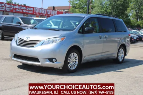 Silver 2013 Toyota Sienna XLE 8 Passenger 4dr Mini Van for sale in Waukegan, IL