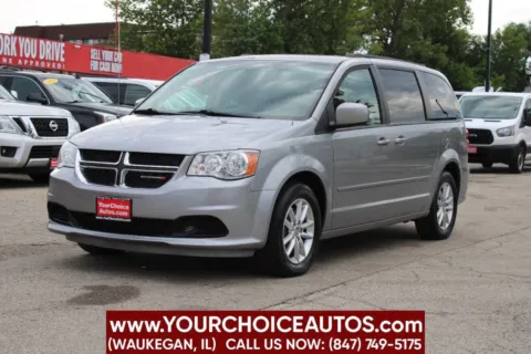 Silver 2015 Dodge Grand Caravan SXT for sale in Waukegan, IL