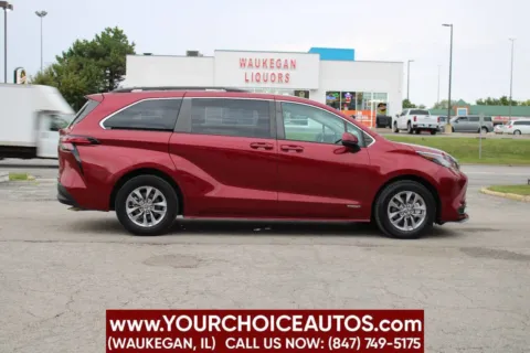 More photos of 2021 Toyota Sienna LE at Your Choice Autos - Waukegan, IL