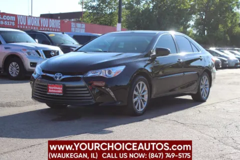 Black 2015 Toyota Camry Hybrid XLE 4dr Sedan for sale in Waukegan, IL