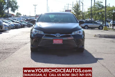 Photos of 2015 Toyota Camry Hybrid XLE 4dr Sedan for sale in Waukegan, IL at Your Choice Autos - Waukegan