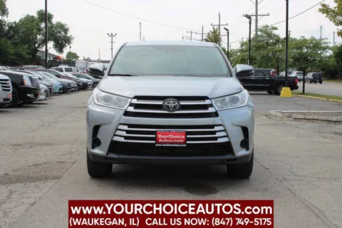 Photos of 2019 Toyota Highlander LE AWD 4dr SUV for sale in Waukegan, IL at Your Choice Autos - Waukegan