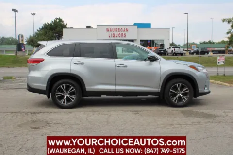 More photos of 2019 Toyota Highlander LE AWD 4dr SUV at Your Choice Autos - Waukegan, IL