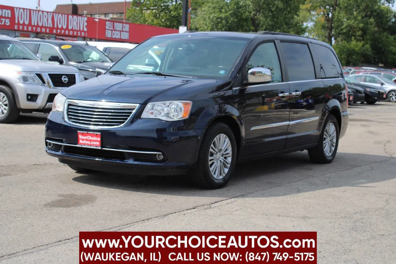Blue 2016 Chrysler Town & Country Touring-L Anniversary Edition for sale in Waukegan, IL