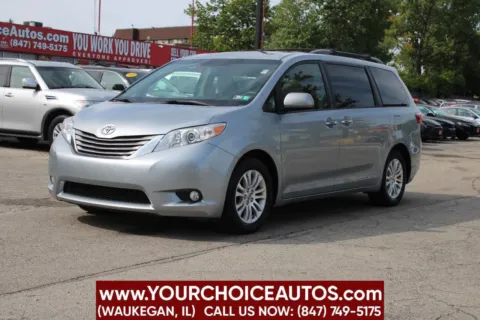 Silver 2015 Toyota Sienna XLE 8 Passenger 4dr Mini Van for sale in Waukegan, IL