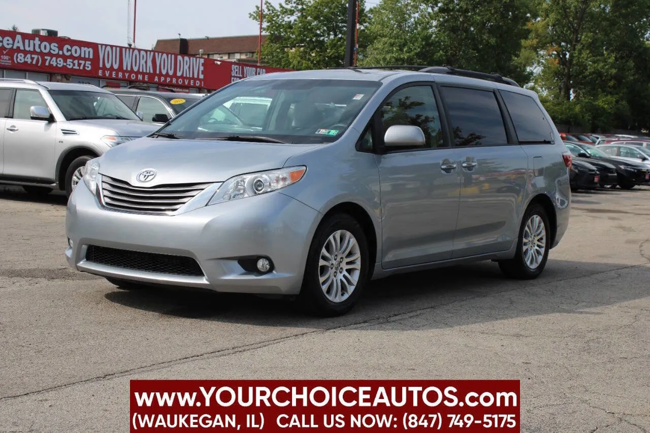 Silver 2015 Toyota Sienna XLE 8 Passenger 4dr Mini Van for sale in Waukegan, IL