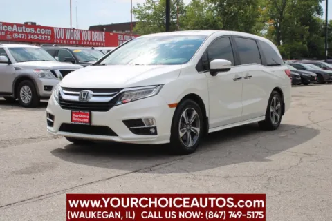 White 2018 Honda Odyssey Touring for sale in Waukegan, IL