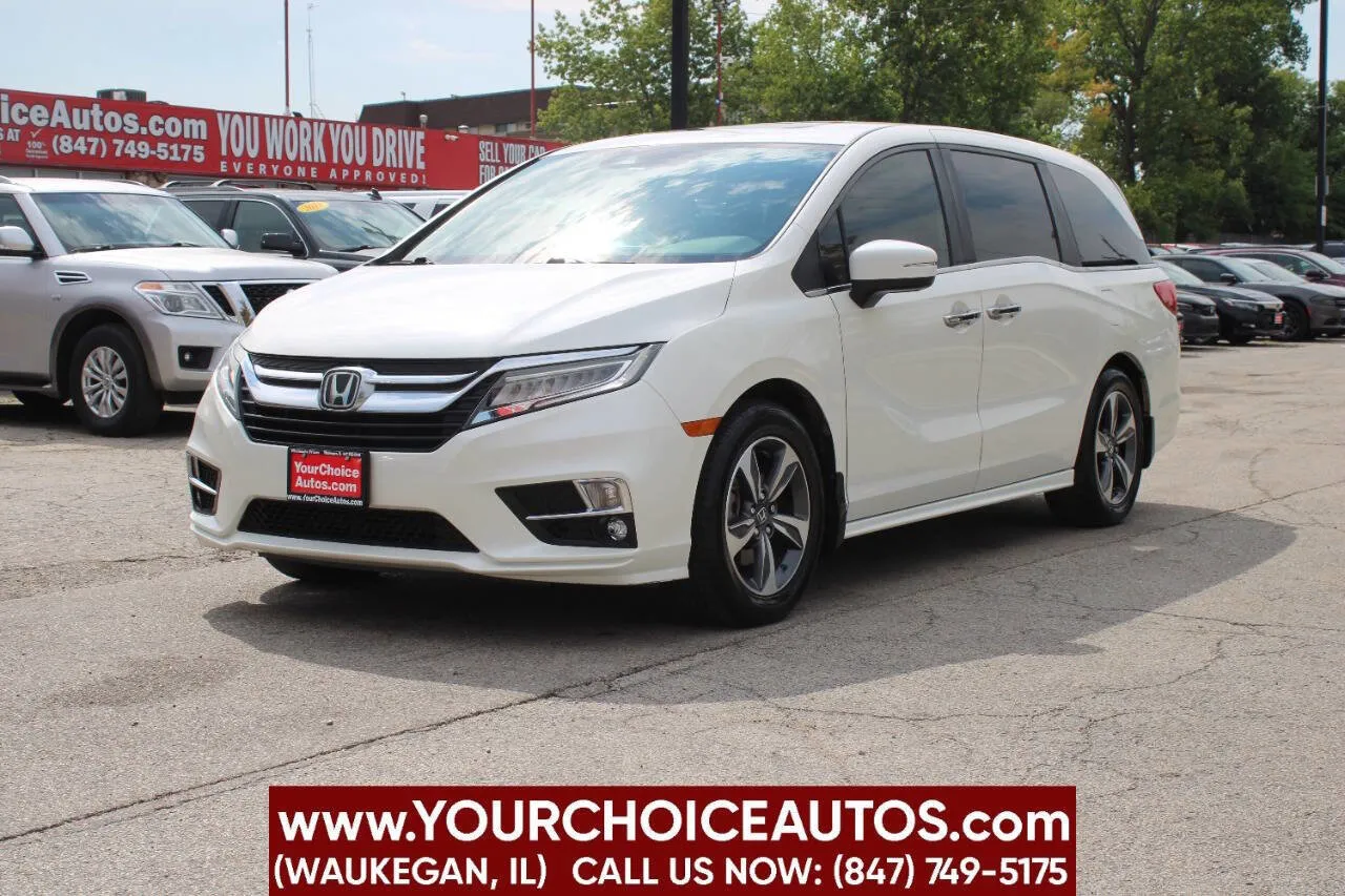 White 2018 Honda Odyssey Touring for sale in Waukegan, IL