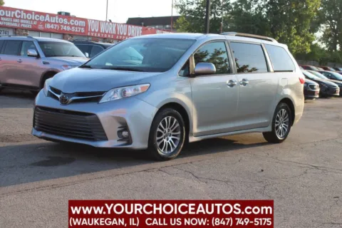Silver 2018 Toyota Sienna Limited 7 Passenger 4dr Mini Van for sale in Waukegan, IL