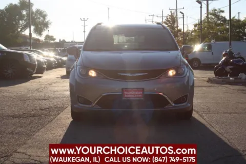 Photos of 2018 Chrysler Pacifica Touring L for sale in Waukegan, IL at Your Choice Autos - Waukegan
