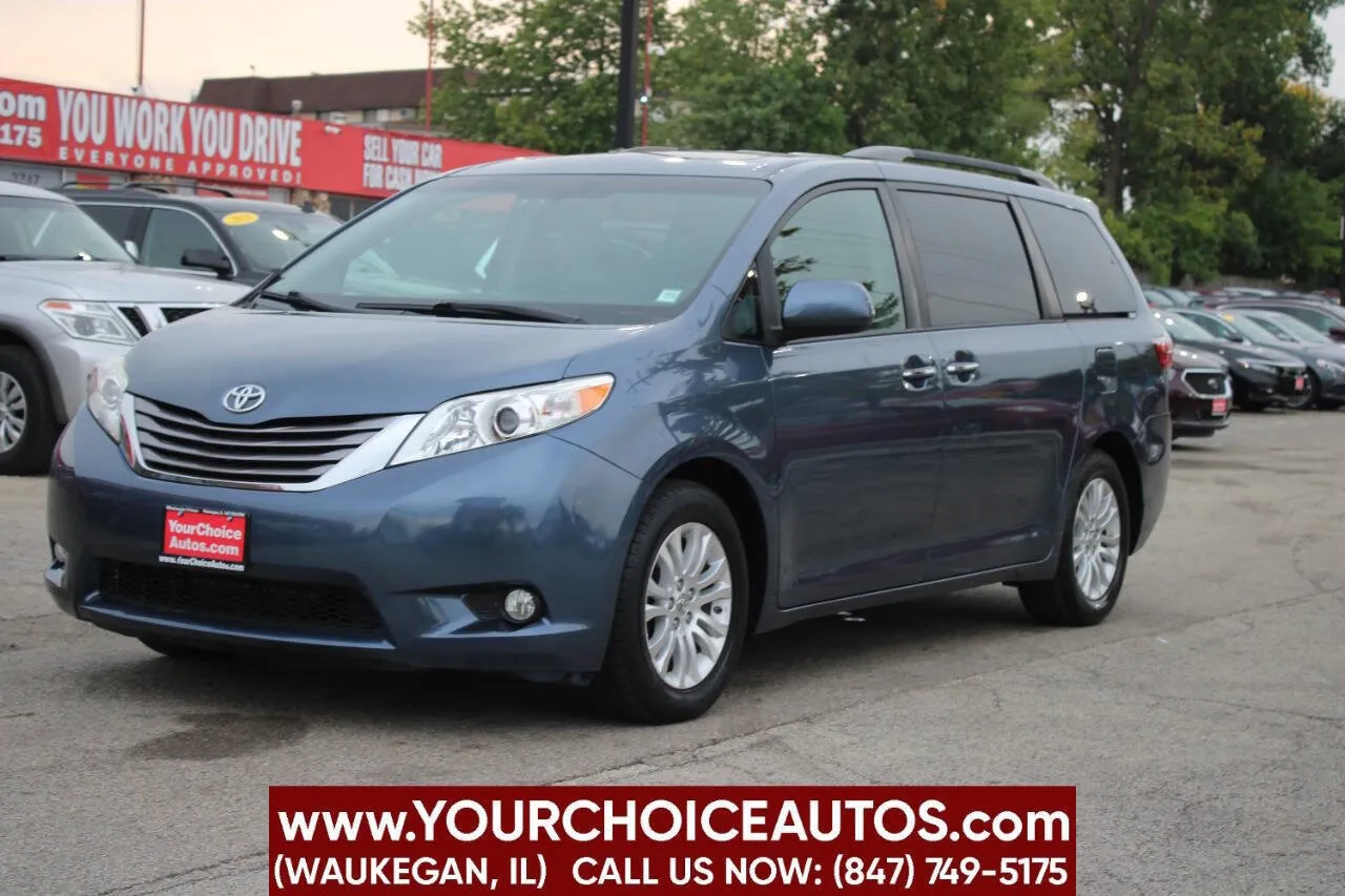 Blue 2015 Toyota Sienna Limited 7 Passenger 4dr Mini Van for sale in Waukegan, IL