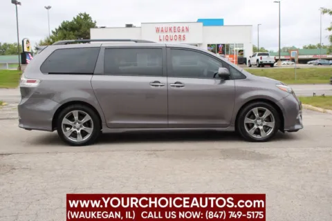 More photos of 2017 Toyota Sienna SE 8 Passenger 4dr Mini Van at Your Choice Autos - Waukegan, IL