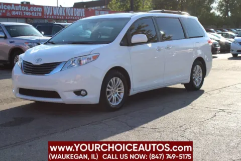 White 2014 Toyota Sienna XLE 8 Passenger 4dr Mini Van for sale in Waukegan, IL