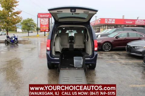 Blue 2012 Dodge Grand Caravan SXT for sale in Waukegan, IL