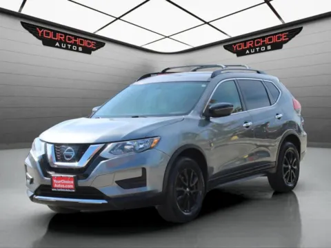 Gray 2017 Nissan Rogue SV for sale in Waukegan, IL