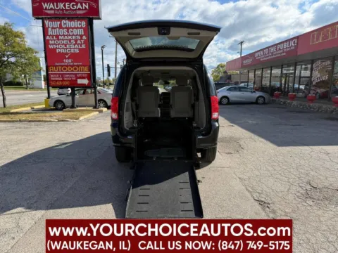 Black 2019 Dodge Grand Caravan SE for sale in Waukegan, IL