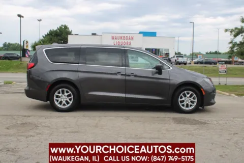 More photos of 2017 Chrysler Pacifica LX at Your Choice Autos - Waukegan, IL