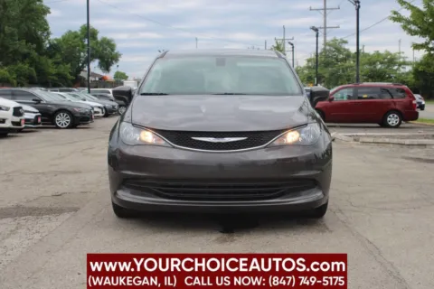 Photos of 2017 Chrysler Pacifica LX for sale in Waukegan, IL at Your Choice Autos - Waukegan
