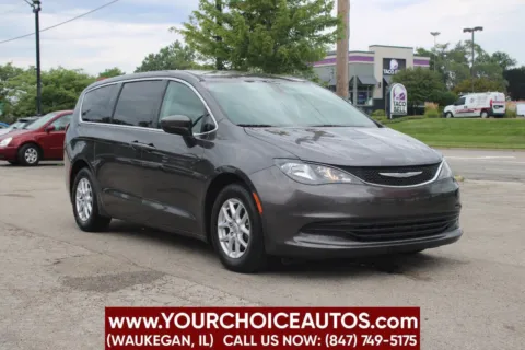 Another view of 2017 Chrysler Pacifica LX for sale in Waukegan, IL at Your Choice Autos - Waukegan
