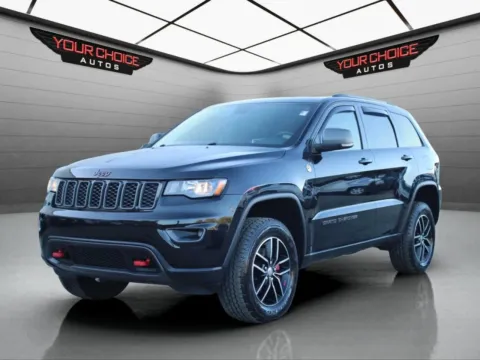 Black 2017 Jeep Grand Cherokee Trailhawk for sale in Waukegan, IL