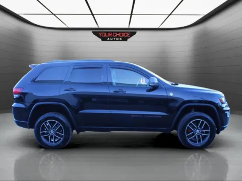 More photos of 2017 Jeep Grand Cherokee Trailhawk at Your Choice Autos - Waukegan, IL
