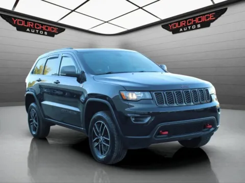 Another view of 2017 Jeep Grand Cherokee Trailhawk for sale in Waukegan, IL at Your Choice Autos - Waukegan