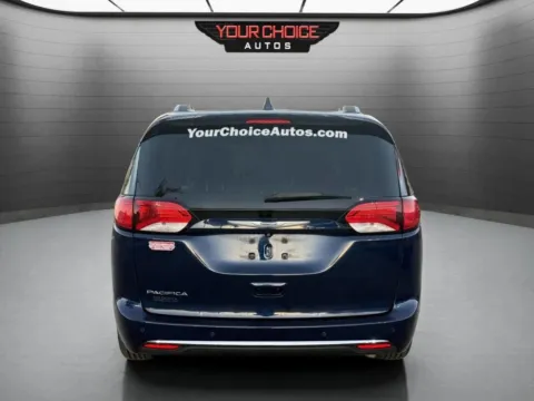 More photos of 2018 Chrysler Pacifica Touring L at Your Choice Autos - Waukegan, IL