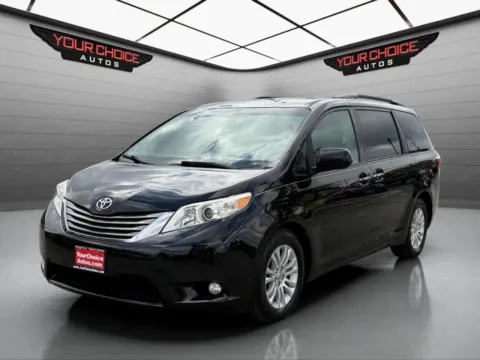 Black 2016 Toyota Sienna XLE 8 Passenger 4dr Mini Van for sale in Waukegan, IL